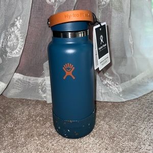 Brand New Limited Edition Hydro Flask 32oz Wide Mouth in Eclipse